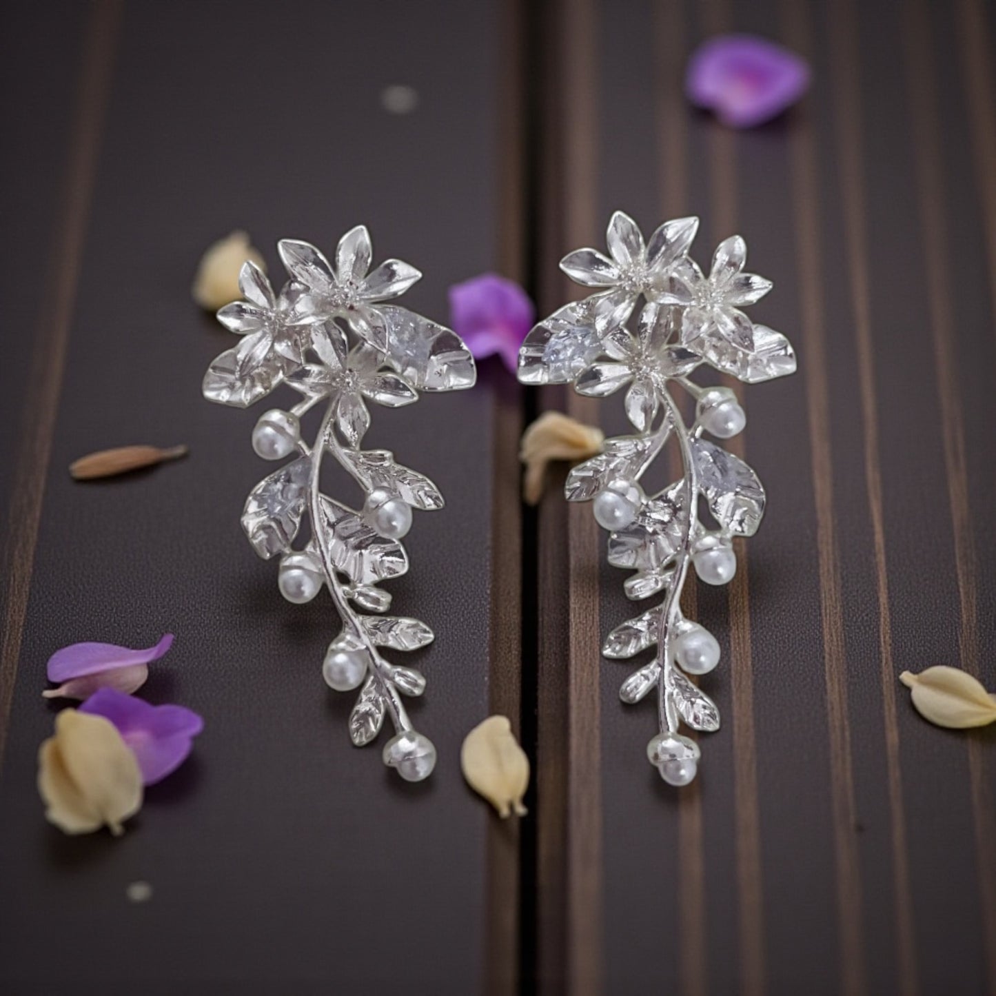 Brincos Euphoria prateados