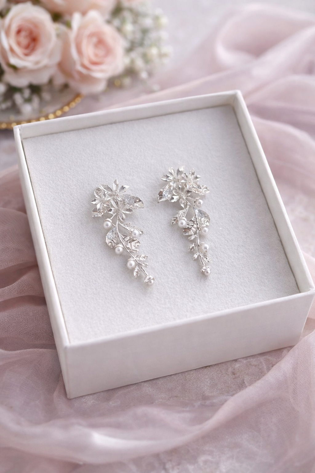 Brincos Euphoria prateados